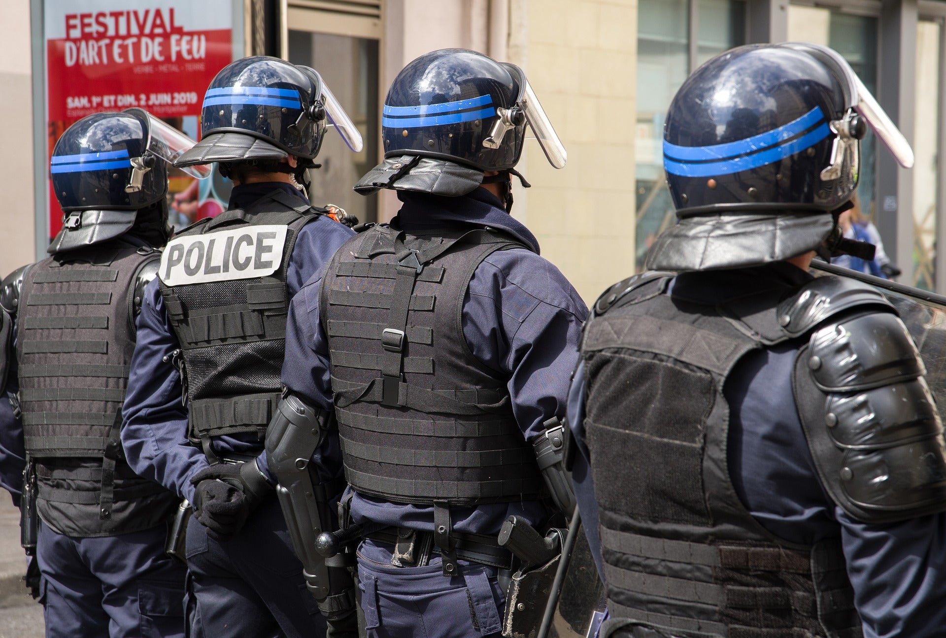 GILETS DE PROTECTION POUR FORCES DE L'ORDRE – SafeGuard Clothing FR